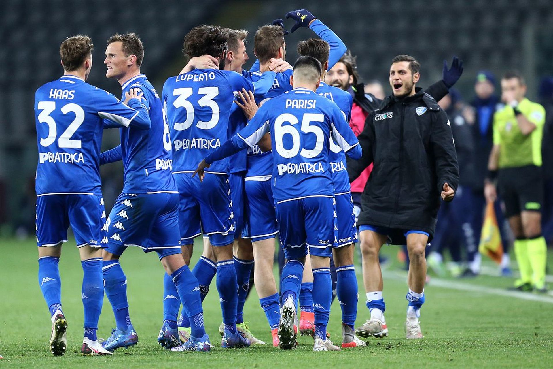 场上采取了 场上采取了